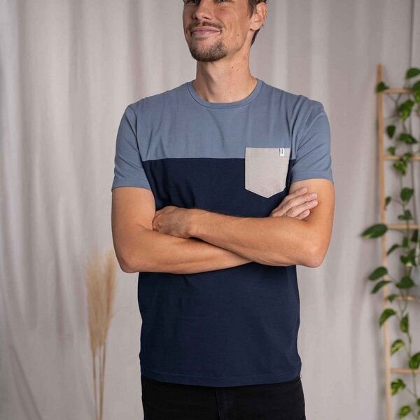 Vresh Clothing Verdy - Classic Fit Colourblock T-Shirt mit Brusttasche aus Biobaumwolle