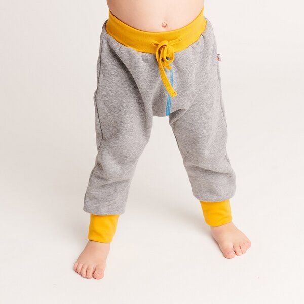 Cheeky Apple Sweathose mit Gesäßtasche und Gummizug, 100% Bio-Baumwolle