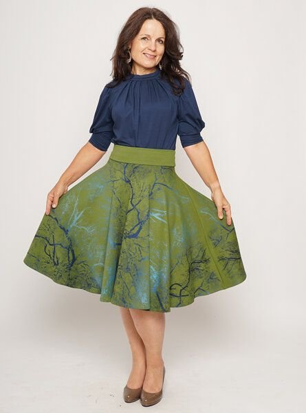 Peaces.bio - handbedruckte Biomode Tellerrock Lichtspuren in Olivgrün