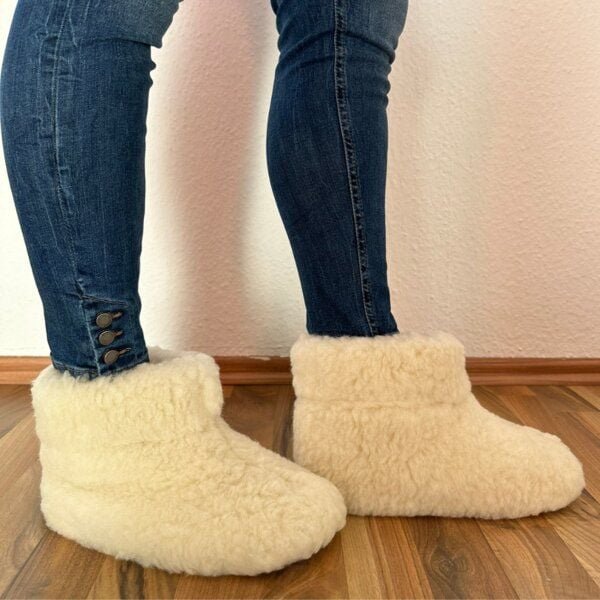 Home & Joy Hüttenschuhe hohe Hausschuhe Schaf-wolle warm Herbst Winter unisex