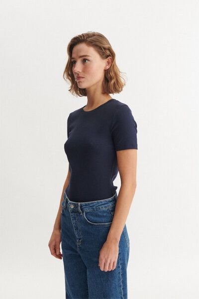 Basic Apparel LUDMILLA Langarmshirt aus Bio-Baumwolle