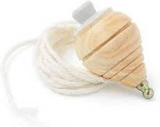 Mini-Kreisel aus Holz mit Schnur von Me&Mine