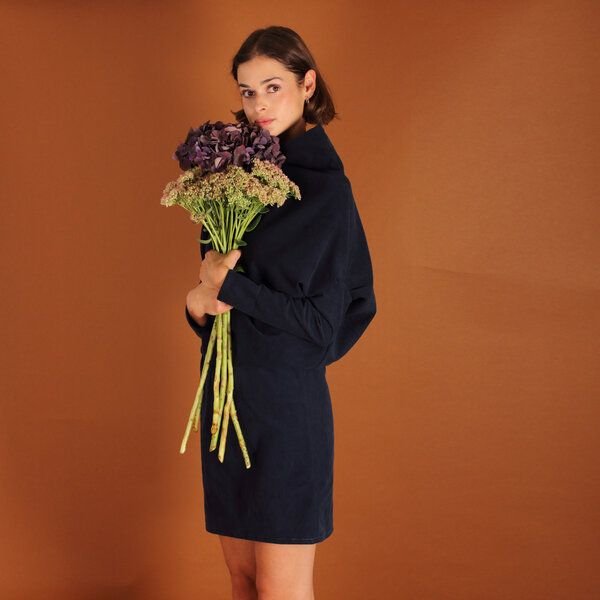 ManduTrap Asymmetrisches Cordkleid Juni aus Biobaumwolle kbA in blau oder berry