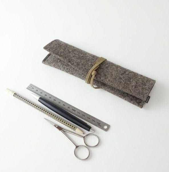 matilda k. manufaktur stiftemäppchen schlampermäppchen federmäppchen 'leonore' aus Wollfilz braun