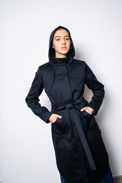 ein garten Studios eleganter Regenmantel aus Bio Baumwolle