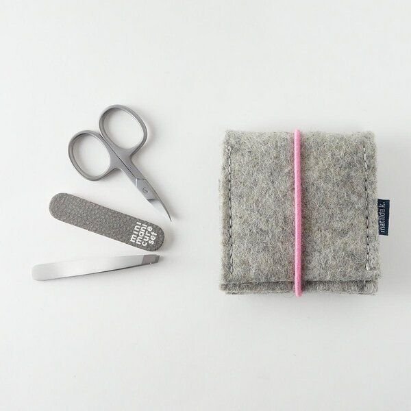 matilda k. manufaktur mini-maniküre-set 'ella' aus Wollfilz mit Rundgummi-Verschluß in vielen Farben