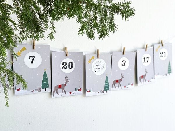 renna deluxe RUBBEL Adventskalender, zum Rubbeln, Weihnachten Reh Tannenbaum, Bastelset 97 Teile | Gutschein-Kalender im...
