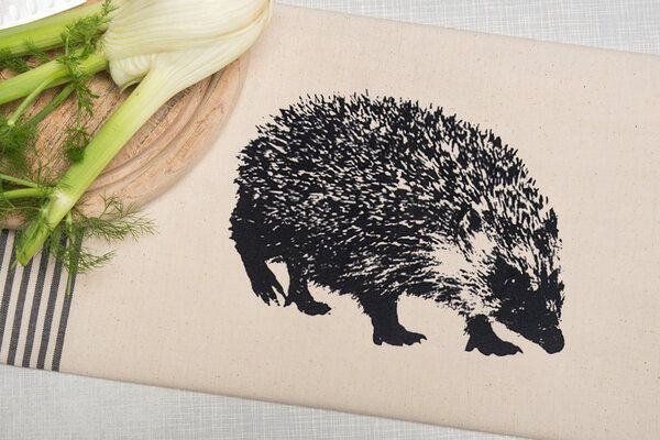 Hirschkind Bio & Fair-Trade-Geschirrtuch "Igel" natur