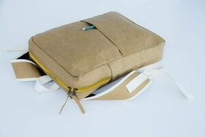 BY COPALA Kraft Paper : Rucksack aus nachhaltigem Kraft Papier. Lederoptik.