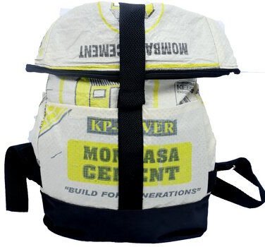 Thumbnail - Nyuzi Blackwhite Umhängetasche | recycelt aus Zementsäcken | 2 in 1 Rolltasche und Rucksack in Größe M