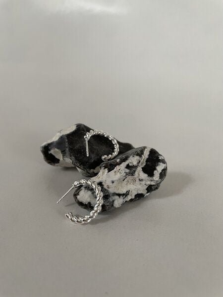 noemvri fashion label Swirl Creolen