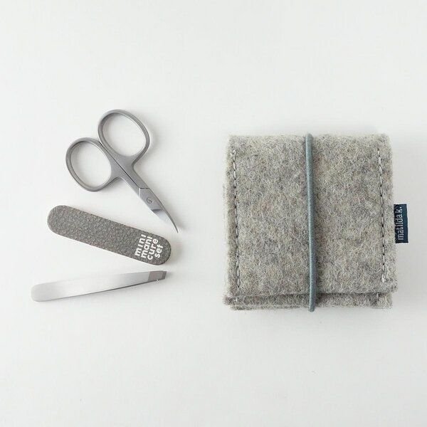 matilda k. manufaktur mini-maniküre-set 'ella' aus Wollfilz mit Rundgummi-Verschluß in vielen Farben