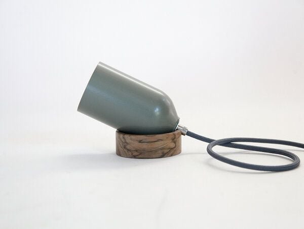 werkvoll by Lena Peter Upcycling Bodenleuchte FIRELIGHT - recycelte Feuerlöscher