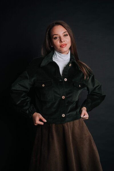 De IONESCU Cordjacke für Damen – weiche Textur, natürliche Wärme, müheloser Stil