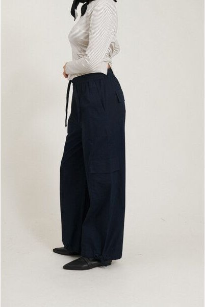 Thumbnail - Basic Apparel Cargohose TILDE Loose aus Bio-Baumwolle