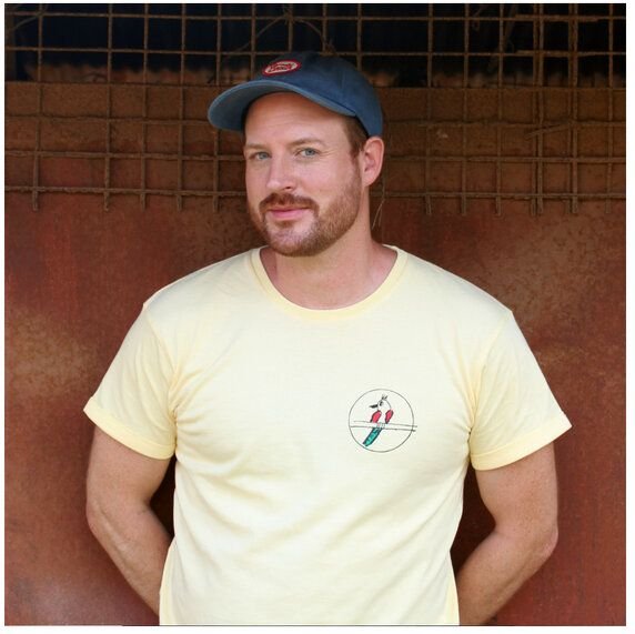 Kipepeo-Clothing Herren Print T-Shirt aus Bio-Baumwolle NDEGE. Made in Africa