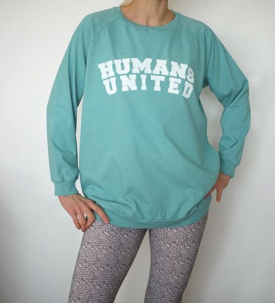 Lena Schokolade HUMANS UNITED Sweater aus Bio-Baumwolle versch. Farben