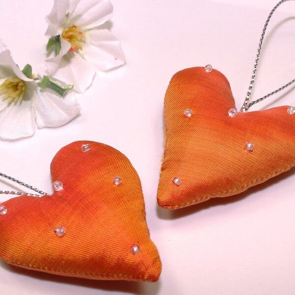 Schönes aus Indochina 6 Herzen aus Seide S