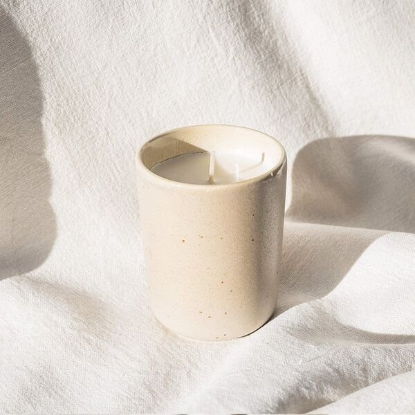 EDDA stoneware Handgemachte Steingut Kerze - Duft: Zirbe & Zitrone