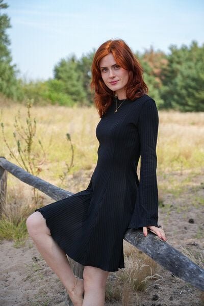 Vivien Joy Feminines Winterkleid - Lya Kleid