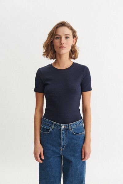 Thumbnail - Basic Apparel LUDMILLA Langarmshirt aus Bio-Baumwolle