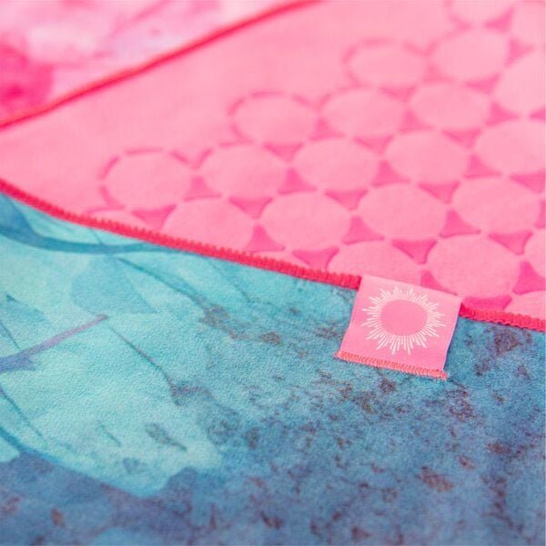 Divasya Rutschfestes Yoga Handtuch im 2er-Set | Mattenauflage & Gesichtshandtuch