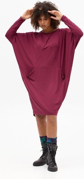 KOKOworld Kleid Toa – aus weicher Viskose – mit Bootsausschnitt und praktischen Taschen – Fair produziert in Polen