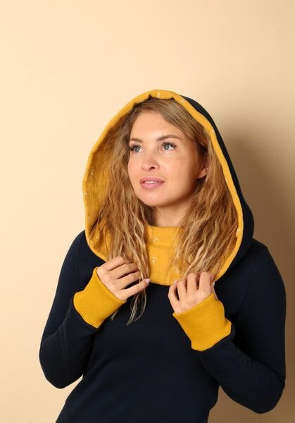 Die rote Zora Hoodiekleid Nord & Ostsee