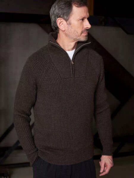 Stricktroyer NOLAN aus ungefärbter Alpaka/Merinowolle von About Companions