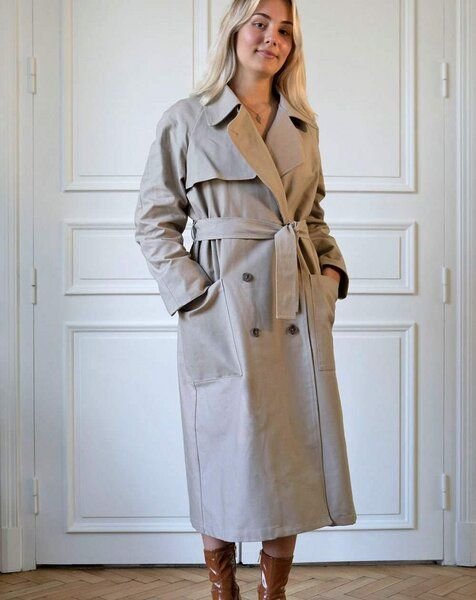 Aatise Langer Damen-Trenchcoat Zora femme coton upcyclé Farbe beige