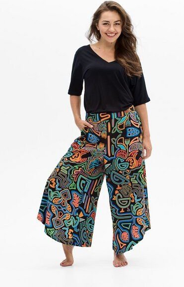 Hose Baobab – Weite Hosen mit ausgestelltem Bein – Taschen – Farbenfroher einzigartiger Print von KOKOworld – 100% in de...