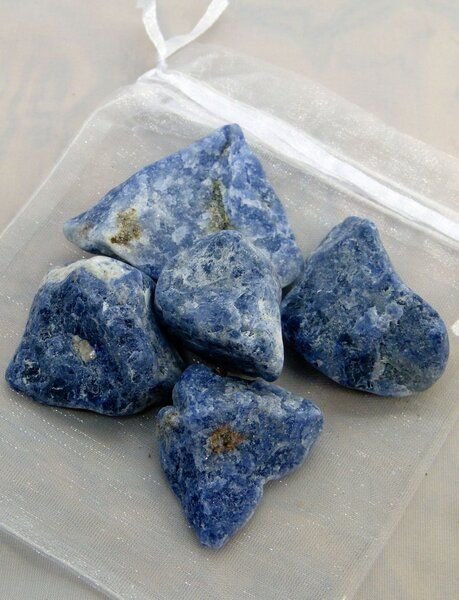 Thumbnail - OneWorldMinerals Sodalith Wassersteine im Organzabeutel - quintESSENCE Wassersteine