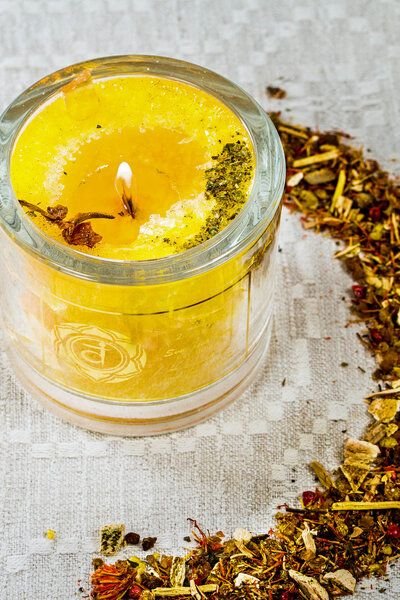 ZARYA Chakra–Duftkerze aus Bio-Stearin