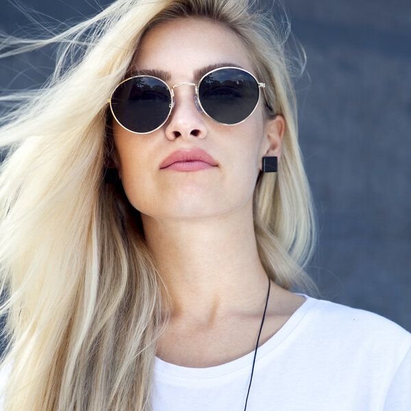 ALEXASCHA Minimalistische Ohrclips aus Glas | PUREFORM