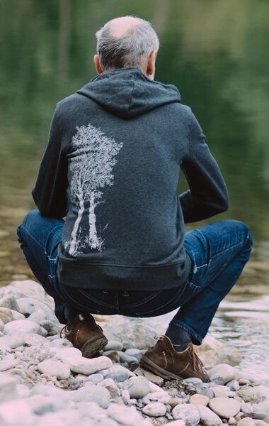 Life-Tree Zipper aus Biobaumwolle für Herren "Birke" in Dark Heather Grey/Heather Blue