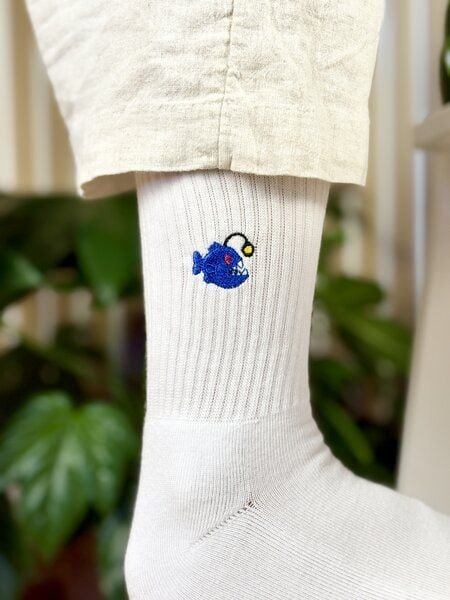 Purewater Anglerfisch | Bio Baumwoll Socken | Bestickt