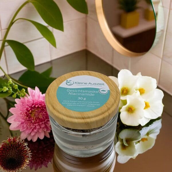 Kleine Auszeit Manufaktur Gesichtsmaske Niacinamide - verfeinert die Poren, stärkt die Hautbarriere, für ein strahlendes...