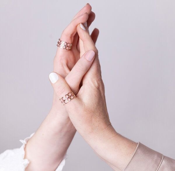 ALEXASCHA Mutter Tochter Ringset | 2 minimalistische Edelstahlringe | Ideal als Geschenk für Mutter, Tochter & Schwester