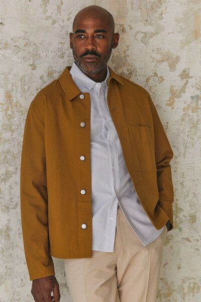 About Companions Lässige Jacke ASIR aus festem 230g Bio-Baumwoll-Canvas.