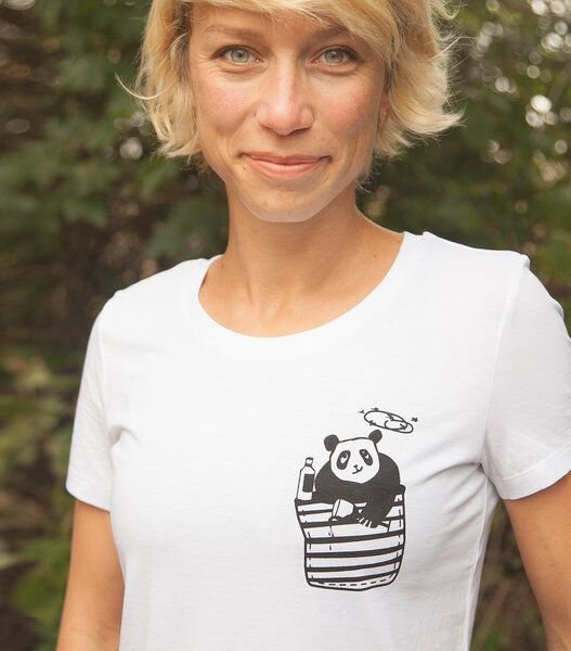 Pingzi Panda - Brust Motiv - päfjes Fair Wear Frauen T-Shirt - White