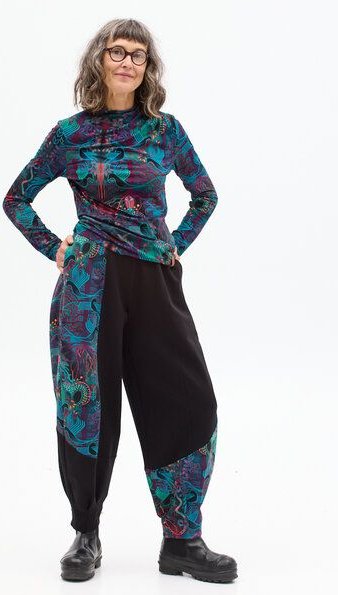 KOKOworld Hose Hiri – mit weiten Hosenbeinen – In die Seitennähte eingearbeitete Taschen – Asymmetrische Einsätze mit ei...