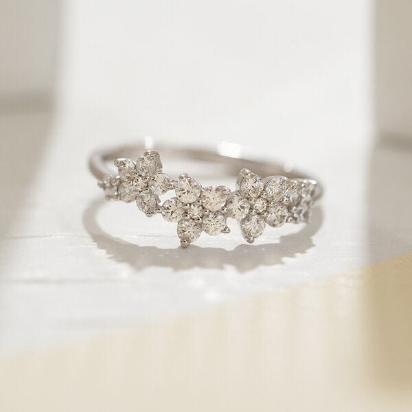 Thumbnail - Eppi Ring mit Blumen aus Lab Grown Diamanten Juliet