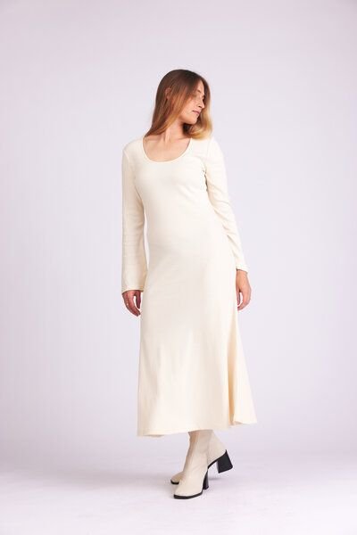 Baìge the Label Birdie - Langes Kleid mit ausgestellten Ärmeln