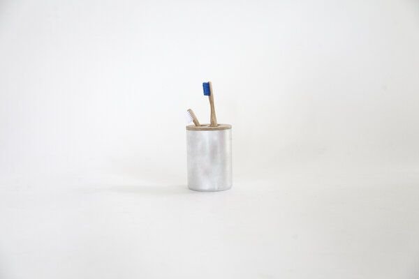 werkvoll by Lena Peter Recycling Feuerlöscher Zahnbürstenhalter FIRE