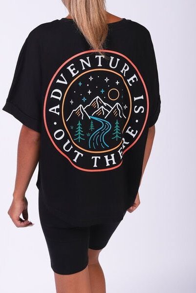 watapparel Oversize T-Shirt Frauen Adventure is out there