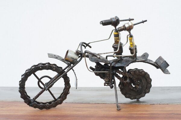 Moogoo Creative Africa Zündkerzen Figur - Motorrad