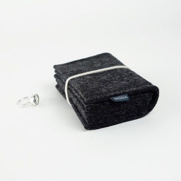 matilda k. manufaktur Schmuckaufbewahrung 'schmucknest' mittel aus Wollfilz 'matilde' mit Rundgummi-Verschluß in vielen ...