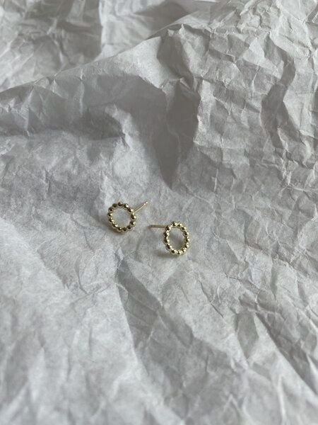 noemvri fashion label Elsa Kugelohrstecker