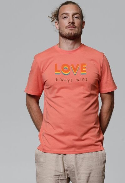 watapparel T-Shirt Unisex Love always wins