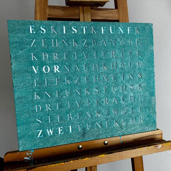 build-yours WordClock Jupiter Grünspan - LED Wanduhr - Designer Wortuhr Industrial